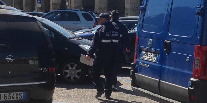 quali multe possono fare gli ausiliari del traffico