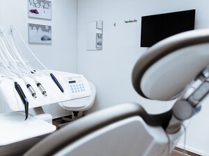 rimettere i denti con la mutua, dentista gratis