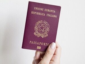 delega ritiro passaporto