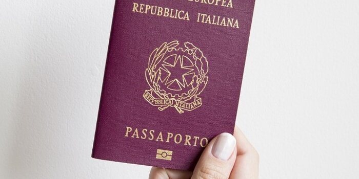 delega ritiro passaporto