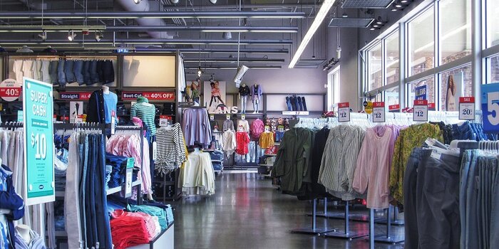 esposto per vendita sottocosto irregolare