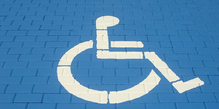 contestare una multa per mancata esposizione contrassegno invalidi, ricorso multa parcheggio disabili