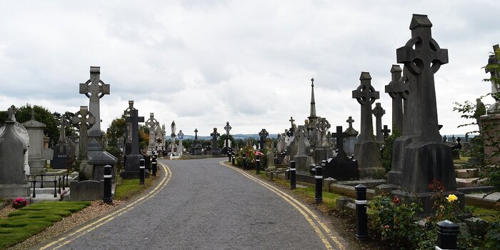 autorizzazione accesso cimitero con auto