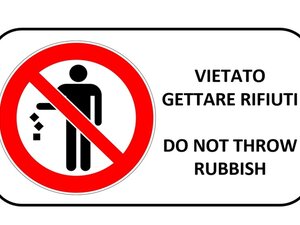 cartello divieto di scarico rifiuti da stampare