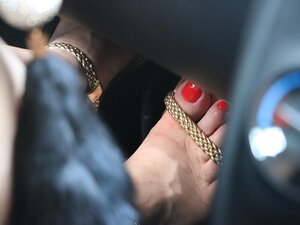 multa per guida con infradito